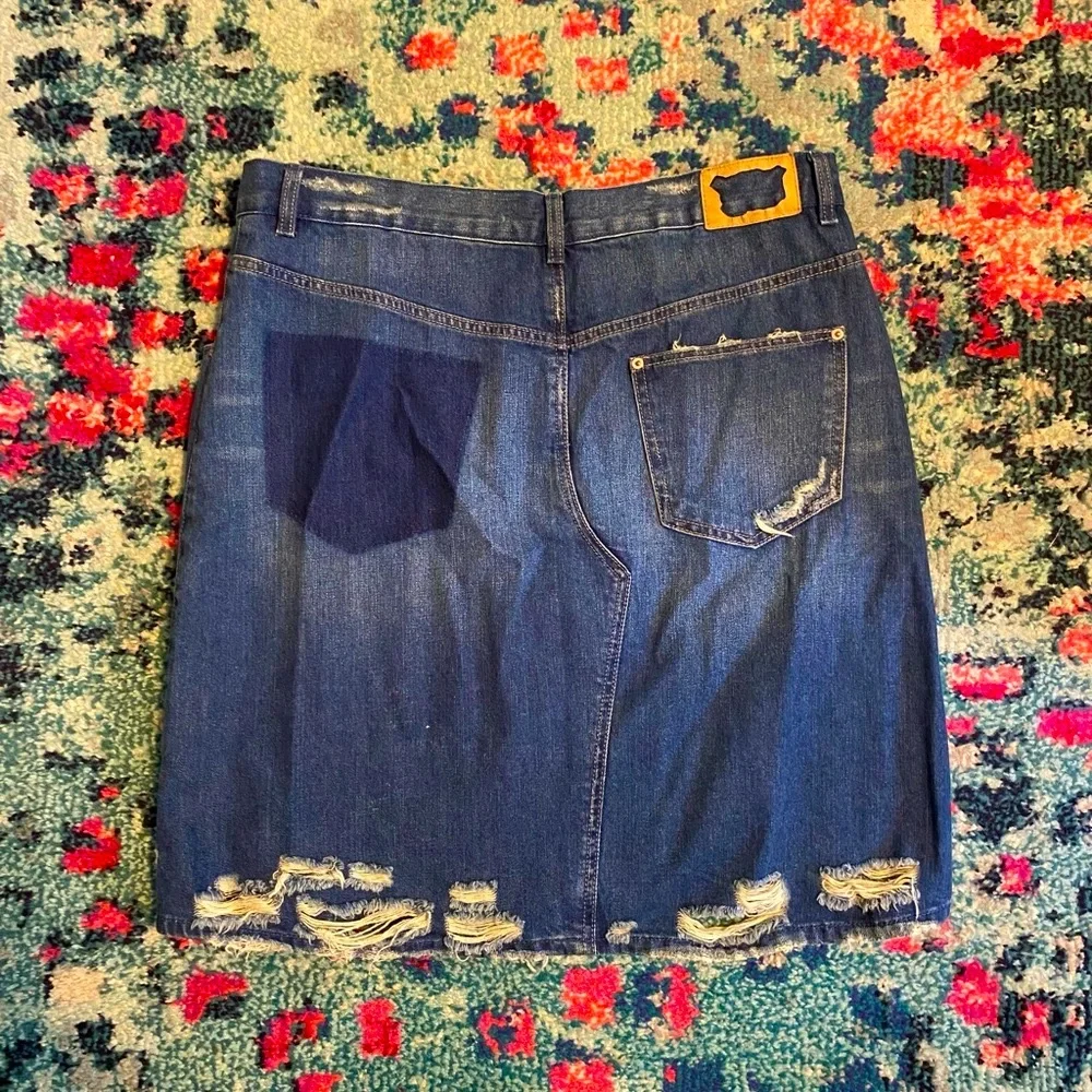 Zara Distressed Dark Washed Asymmetrical Jean Skirt Size L